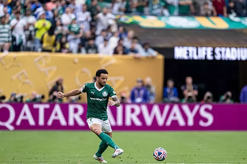 فيليبي أندرسون قبل مواجهة الأهلي: تقديرنا للخصوم، وبالميراس يهدف لتحقيق الانتصار فقط