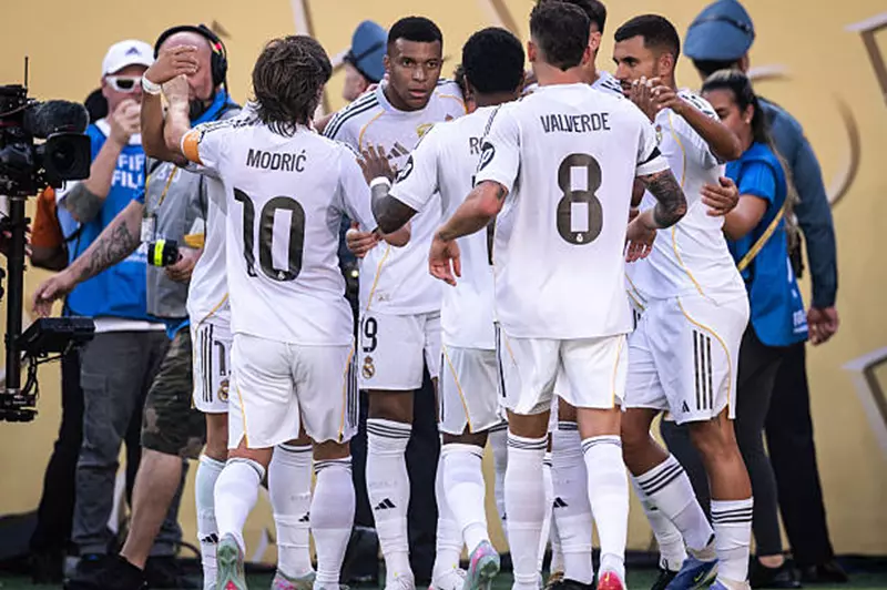 الحلم الأمريكي: الصحف الإسبانية تسلط الضوء على تأهل ريال مدريد إلى نصف نهائي كأس العالم للأندية