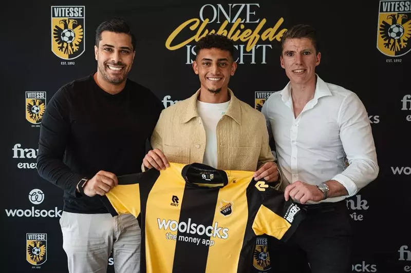 مصطفى أشرف تحت ضغط شطب نادي فيتيس من الدوري الهولندي